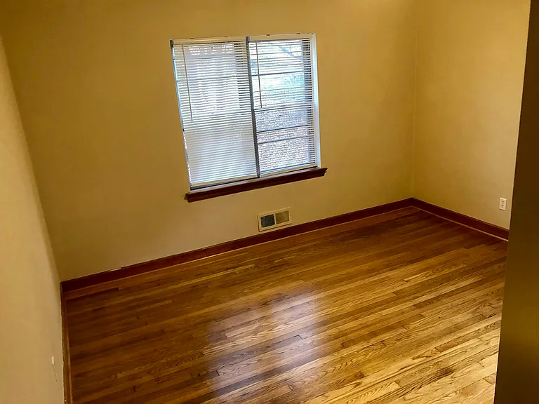 Front bedroom #2
