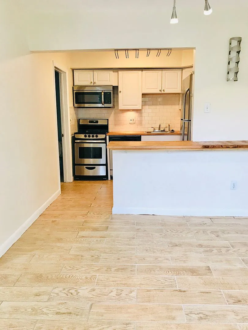Gorgeous 2-Bed/1.5-Bath Townhouse in West Chester! Available Early September! — Photo 3