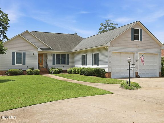 3rd image of 108 Arbor Drive