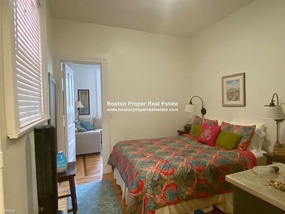 172 Commonwealth Ave. #7 Boston - Back Bay Unit Photo 4