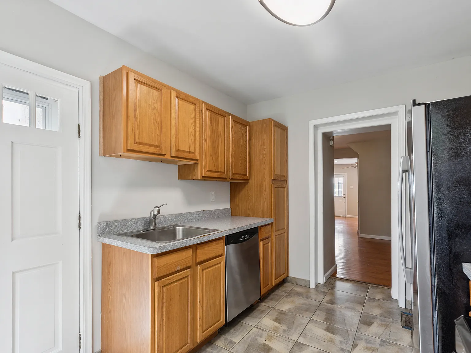 4 bed, 2.5 bath, 1530 sqft, $2,700 — Photo 3