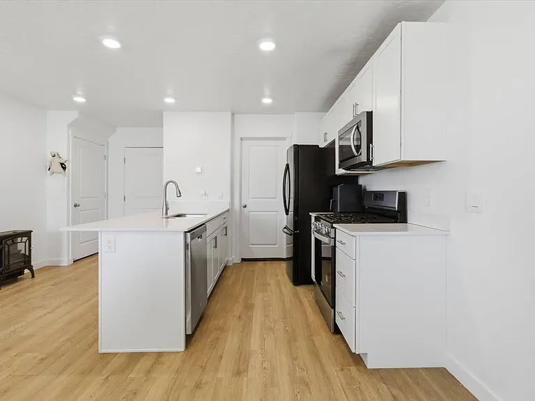 1194 W Summit Ridge Pkwy — Photo 10