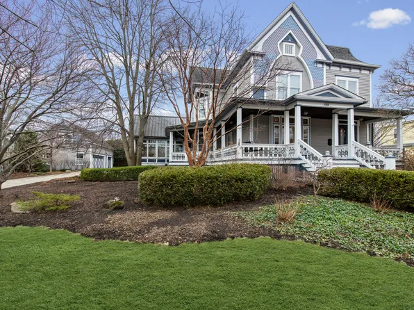 135 W Lake St, Barrington, IL 60010