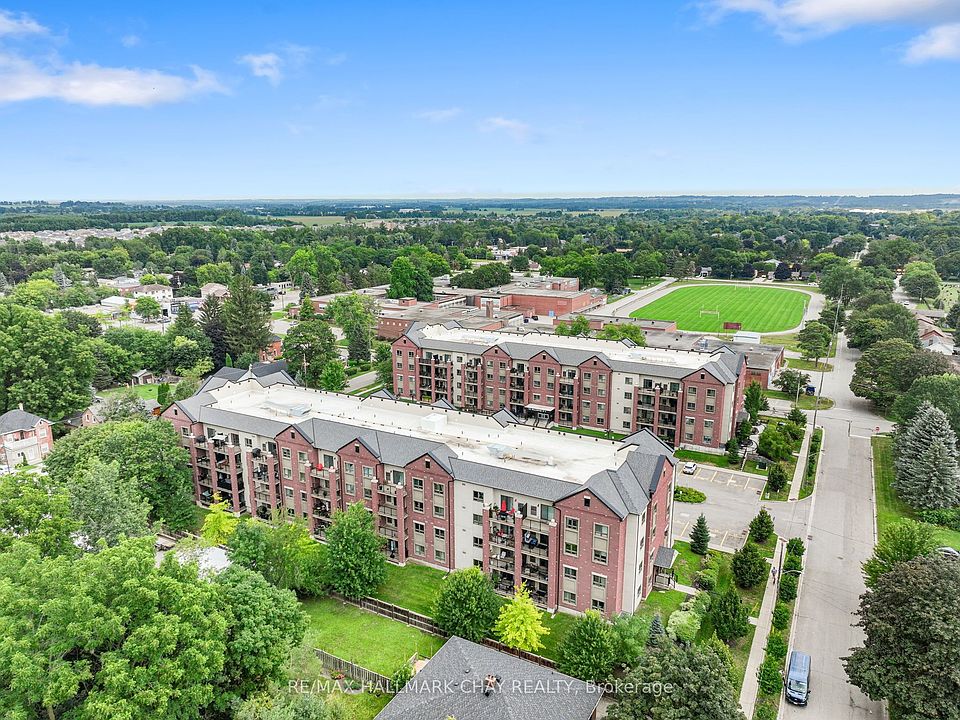 1st image of 157 Wellington St E #404