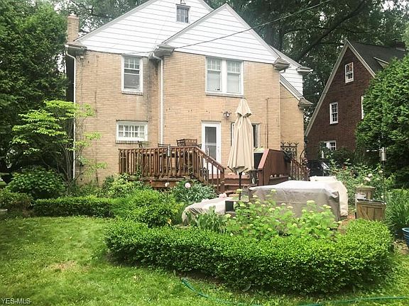 3rd image of 384 Greenwood Ave