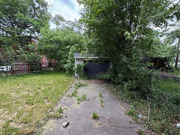 4th image of 13010 Parkhill Ave