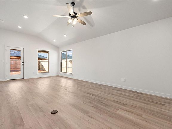 3rd image of 2417 Aberdeen Ave