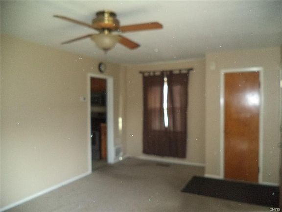 5th image of 114 S Lincoln Ave