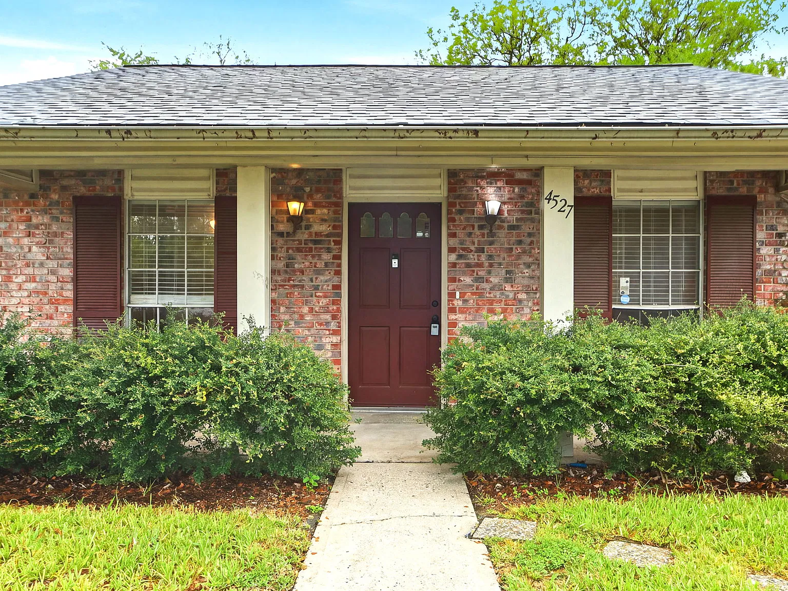 4 bed, 1288 sqft, $1,595 — Photo 2