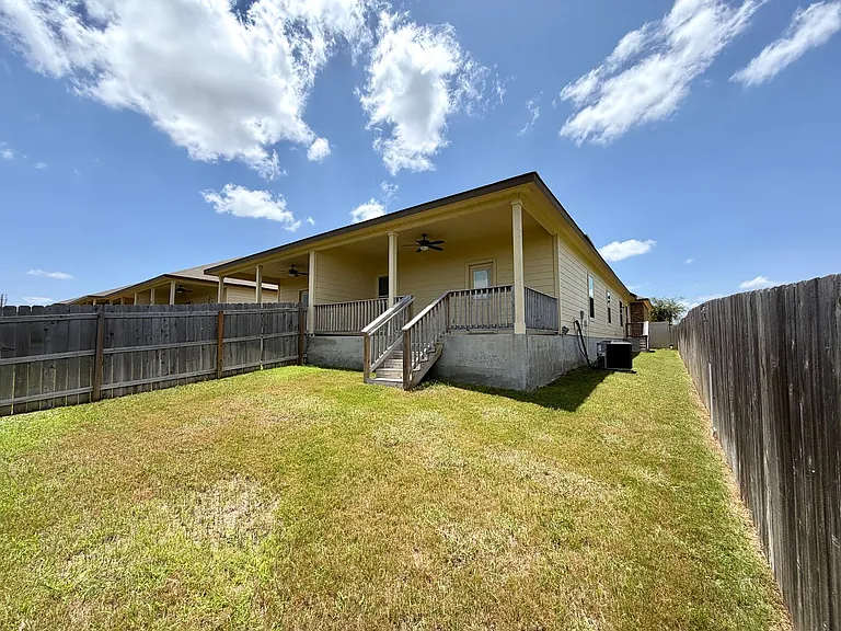 Come live in Knox Ridge! — Photo 39