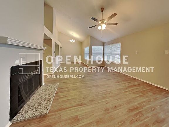 4th image of 8526 Lake Crystal Dr