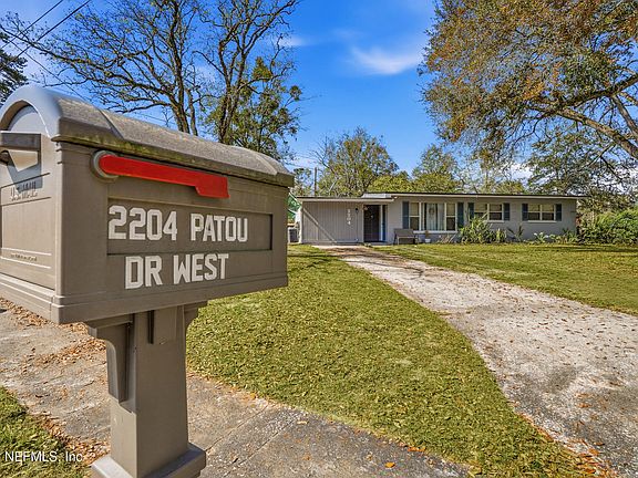 2nd image of 2204 PATOU Drive W