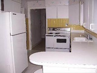 1st image of 943 Forest Ave