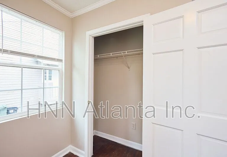162 Hedges St SE — Photo 7