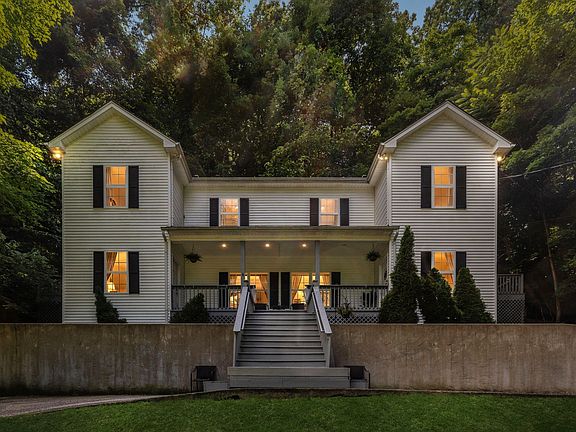 3rd image of 1017 Harpeth Valley Ct