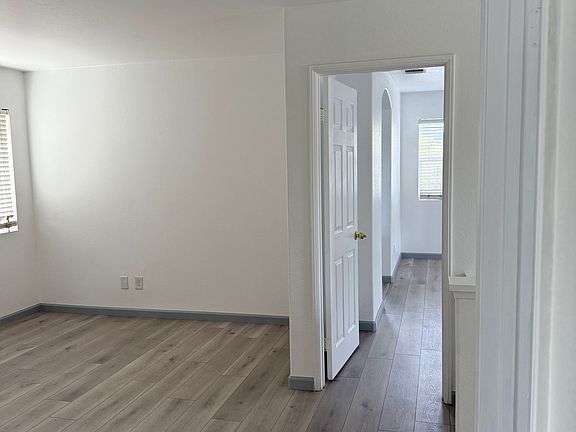 4th image of 848 Socin Ct