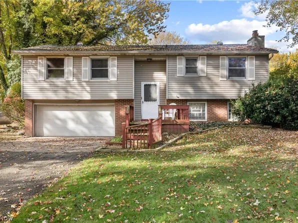 8203 Cemetery Rd, Vermilion, OH 44089