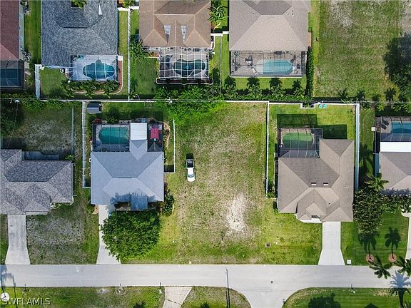 2nd image of 3318 SW 29th Ave
