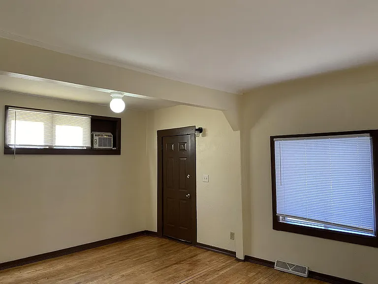 2918 Dupont Ave N #1 — Photo 8