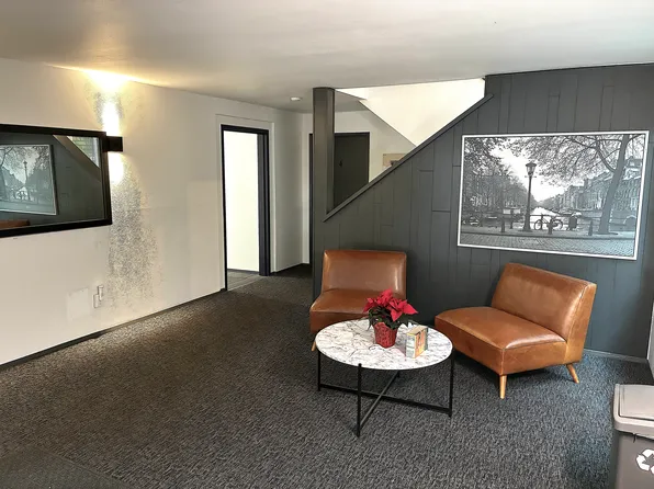5220 California Ave SW APT 31, Seattle, WA 98136