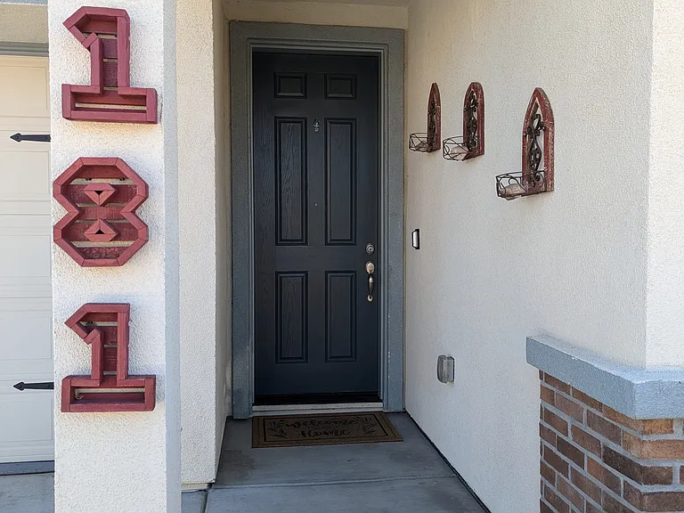 181 Damasco Ln — Photo 1