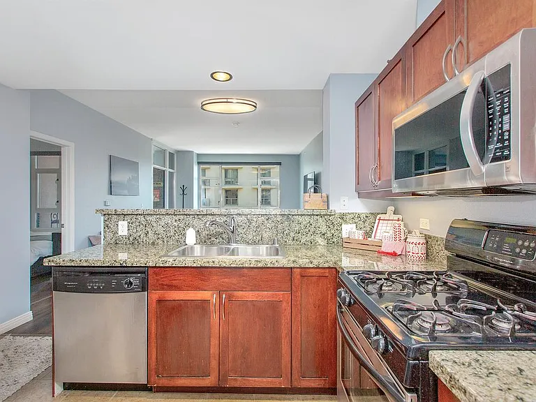 530 K St #814 — Photo 14