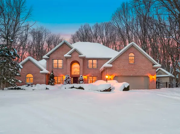 6480 Breezy Point Ln, Kalamazoo, MI 49009