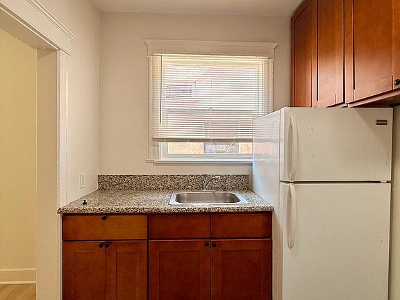 3rd image of 3057 Leeward Ave APT 15
