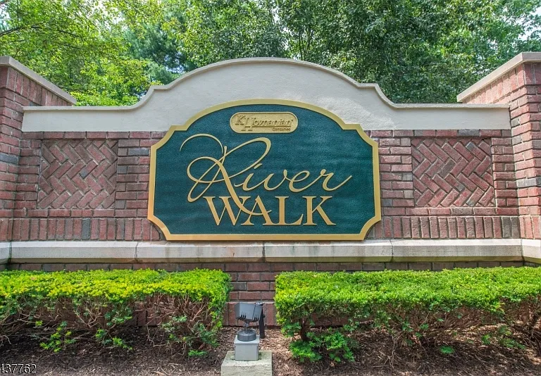 102 Riverwalk Way — Photo 15