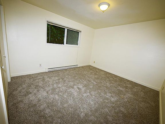 5th image of 613 W Emerson St APT 202