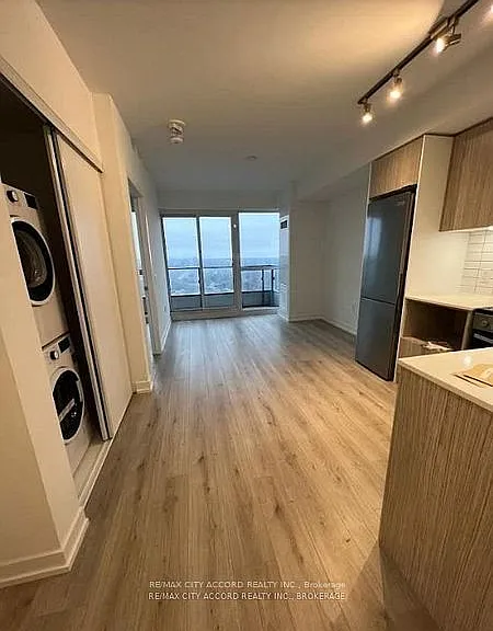 395 Bloor St E #2310 — Photo 5
