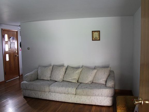 3rd image of 4114 Brooke St #2