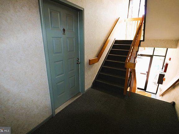 4th image of 121 Woodmill Dr
