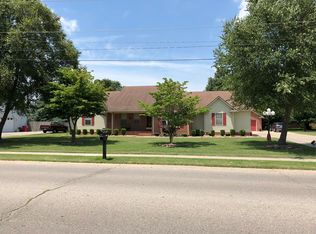 1208 E Salcedo Rd, Sikeston, MO 63801