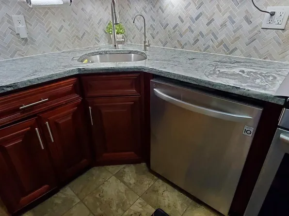 29 Manhattan Ave Floor 1, Jersey City, NJ 07307