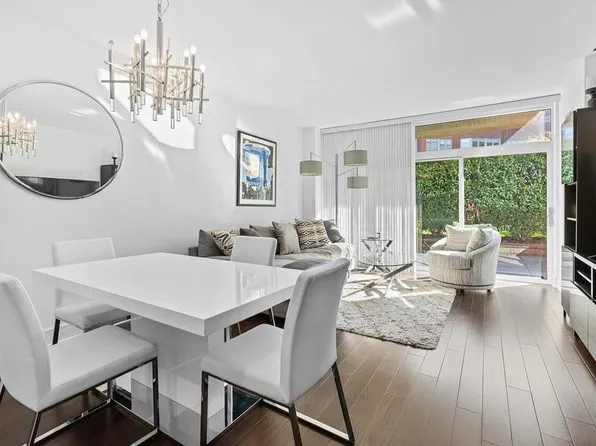 1100 Maxwell Lane image 1 of 20