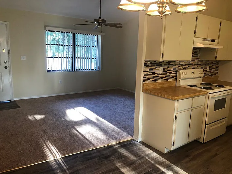 2094 Redmond St #B — Photo 10