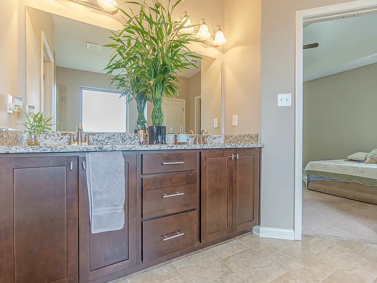 13435 Lapstone Ln — Photo 27