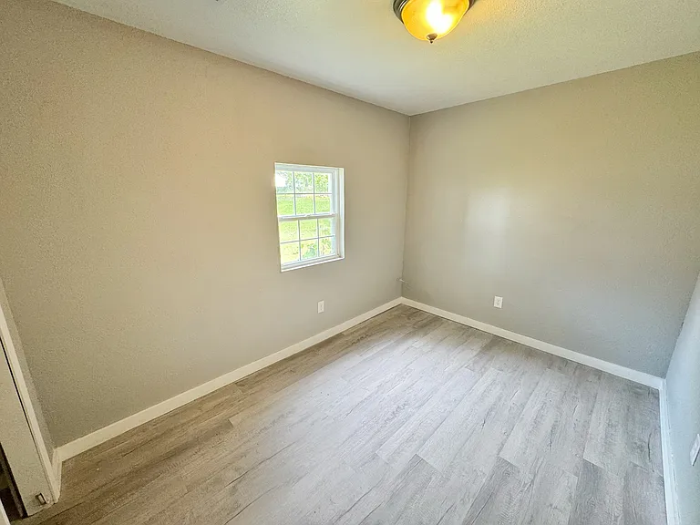 209 S Graham St #B — Photo 3