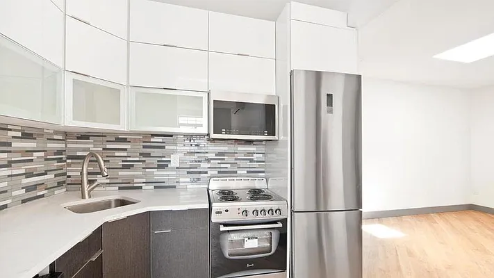 Rented by Nooklyn NYC LLC | media 25