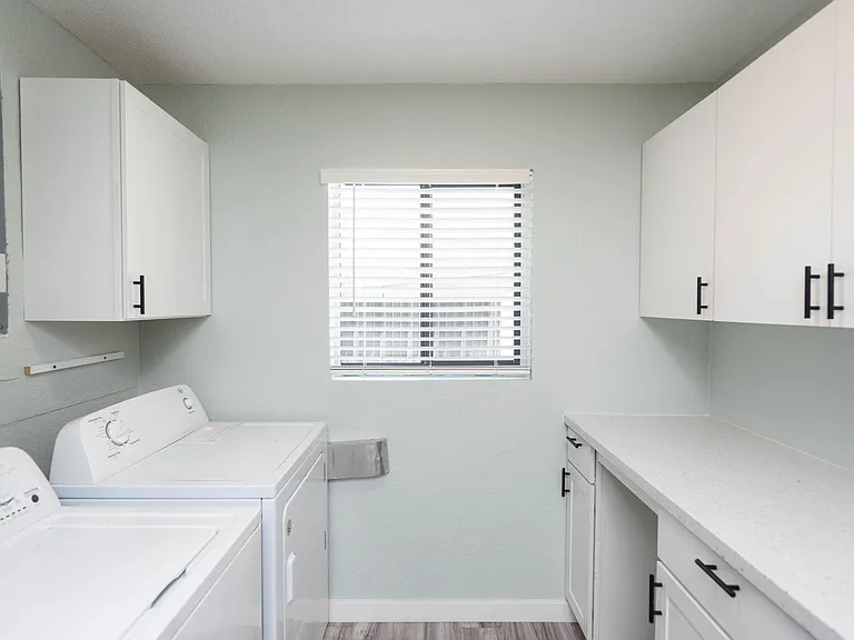 347 S Lakeside Dr — Photo 20
