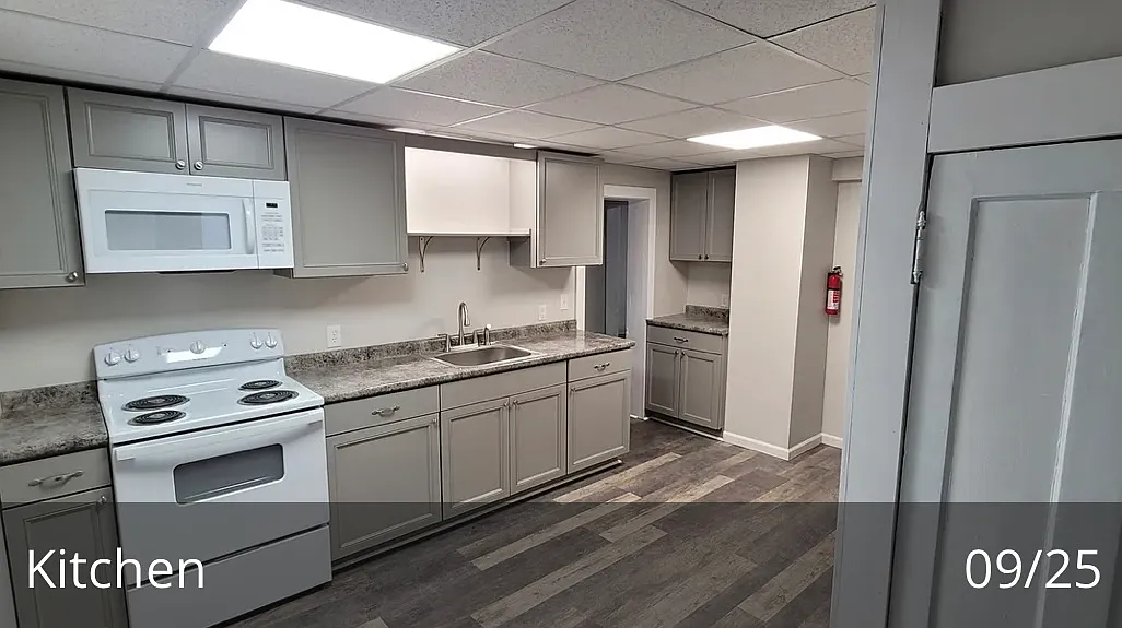6 bed, 2896 sqft, $533 — Photo 2