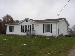 57201 Ivy Ln, Three Rivers, MI 49093