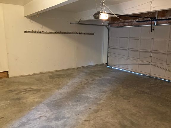4th image of 7304 58th Pl NE