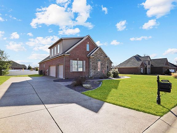 3rd image of 5035 Palmetto Cir
