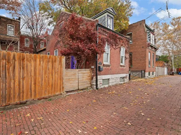 2354 S 10th St #R, Saint Louis, MO 63104