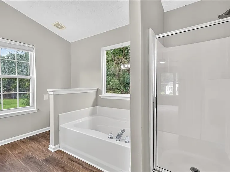 4554 Darrowby Dr — Photo 20