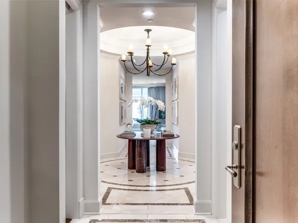 2555 N Pearl St APT 401, Dallas, TX 75201
