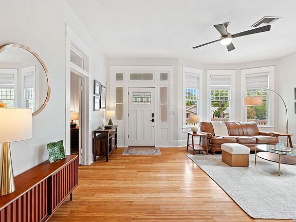 3rd image of 501 W Mulberry