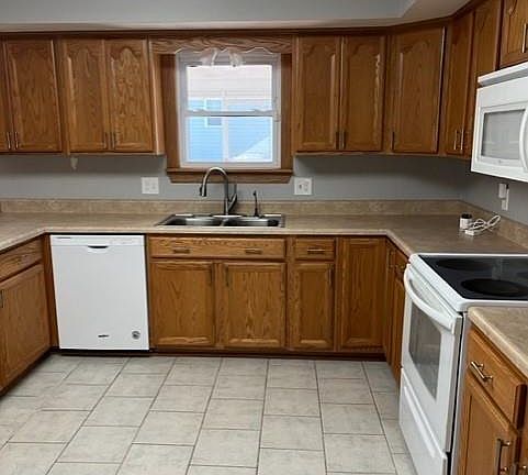 4th image of 3301 N 36th Ter